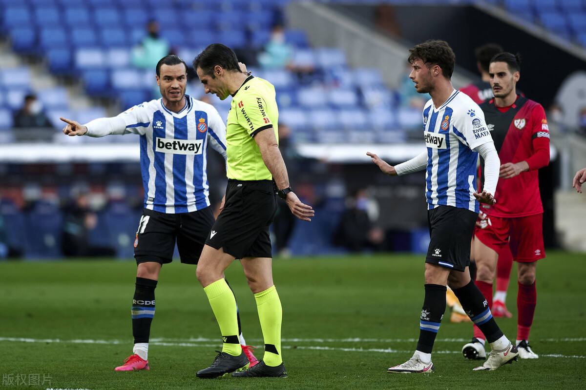 bob体育-西班牙惨遭逆转，折戟匈牙利(西班牙匈牙利欧洲杯)